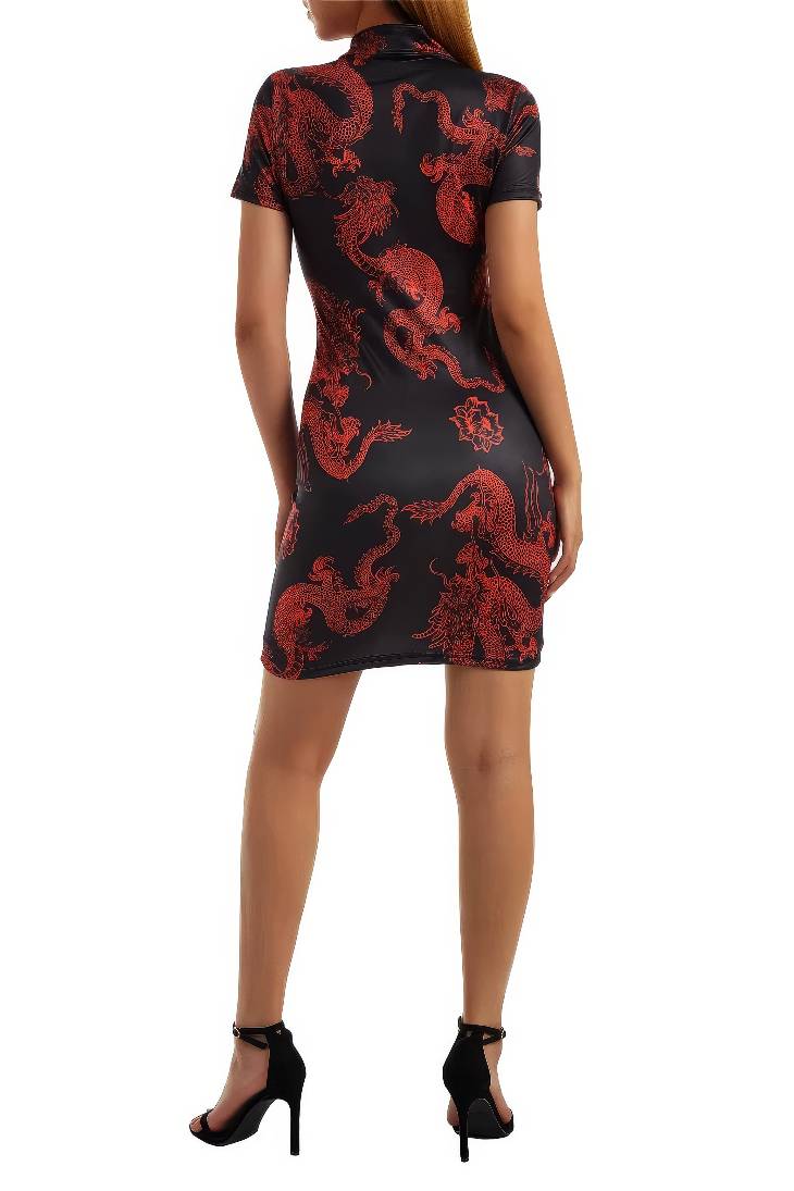 Cheongsam corto negro con motivos de dragón rojo, cuello mandarín y mangas cortas vista trasera