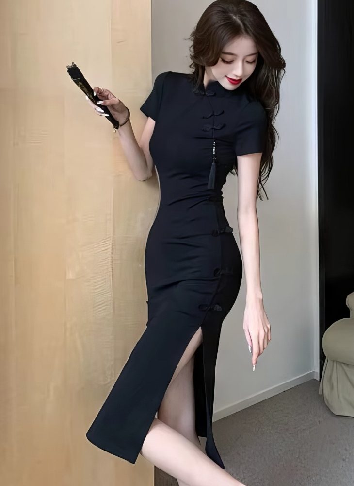 Cheongsam Midi Negro Liso con Cuello Mandarin Ajustado y Mangas Cortas