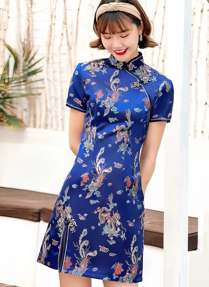 Vestido Chino Corto Azul Royal de Saten con Motivos de Dragon y Fenix Multicolor Cuello Mandarin y Mangas Cortas
